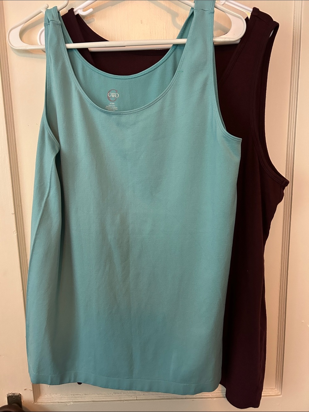 Cato set of two Women’s Stretch Blue & Plum Scoop Neck Tank Tops Size 22-24 EUC